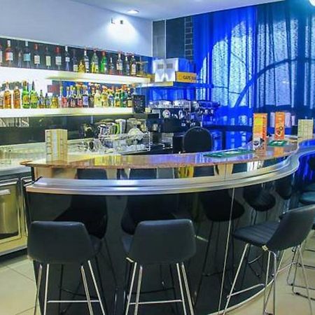 Hotel Laforge Абиджан Екстериор снимка