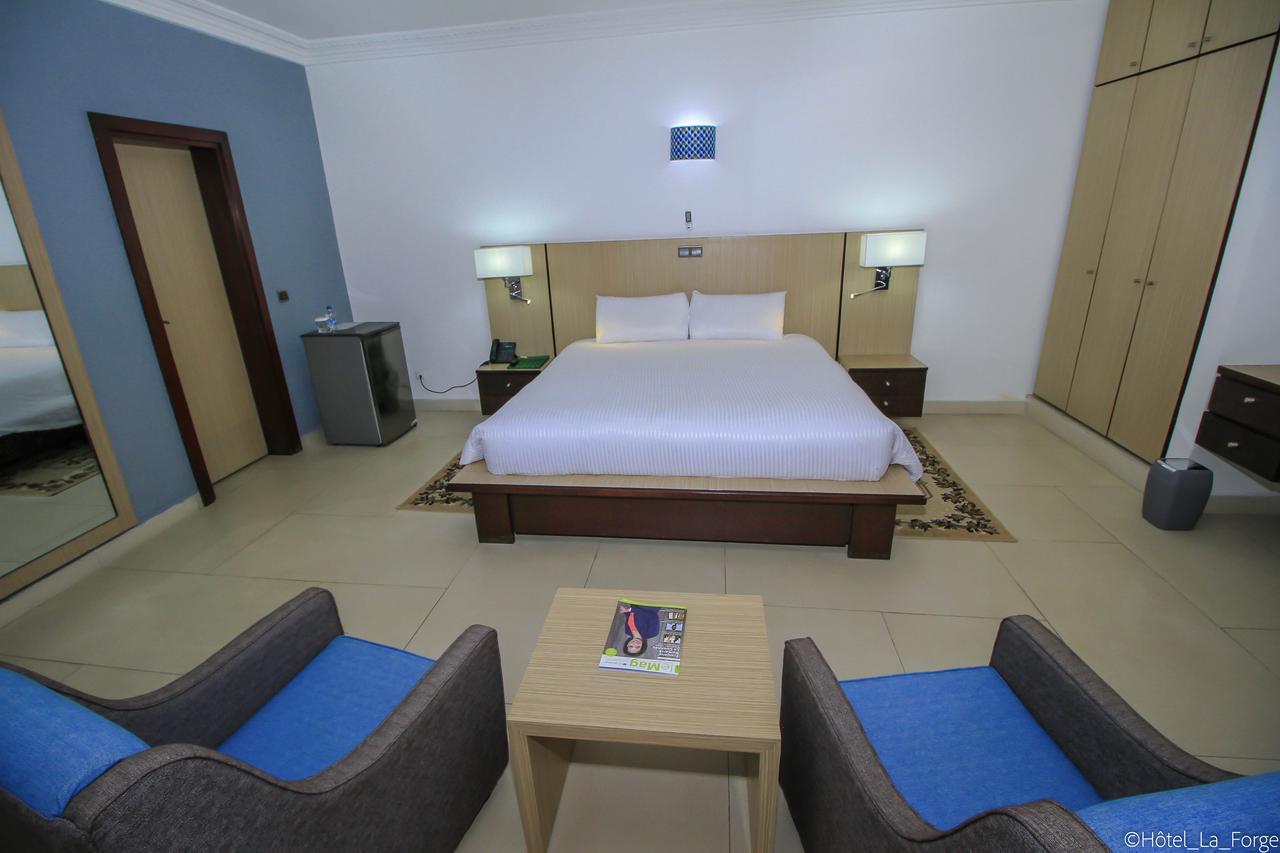 Hotel Laforge Абиджан Екстериор снимка